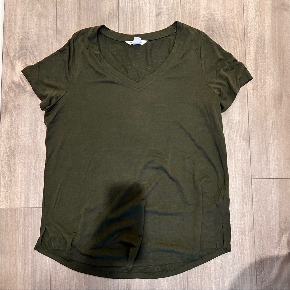 Athleta BREEZY SCOOP V TEE GREEN
